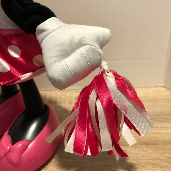 2012 Fisher-Price Disney Minnie Mouse Cheerleader Sings & Dances - Picture 10 of 12